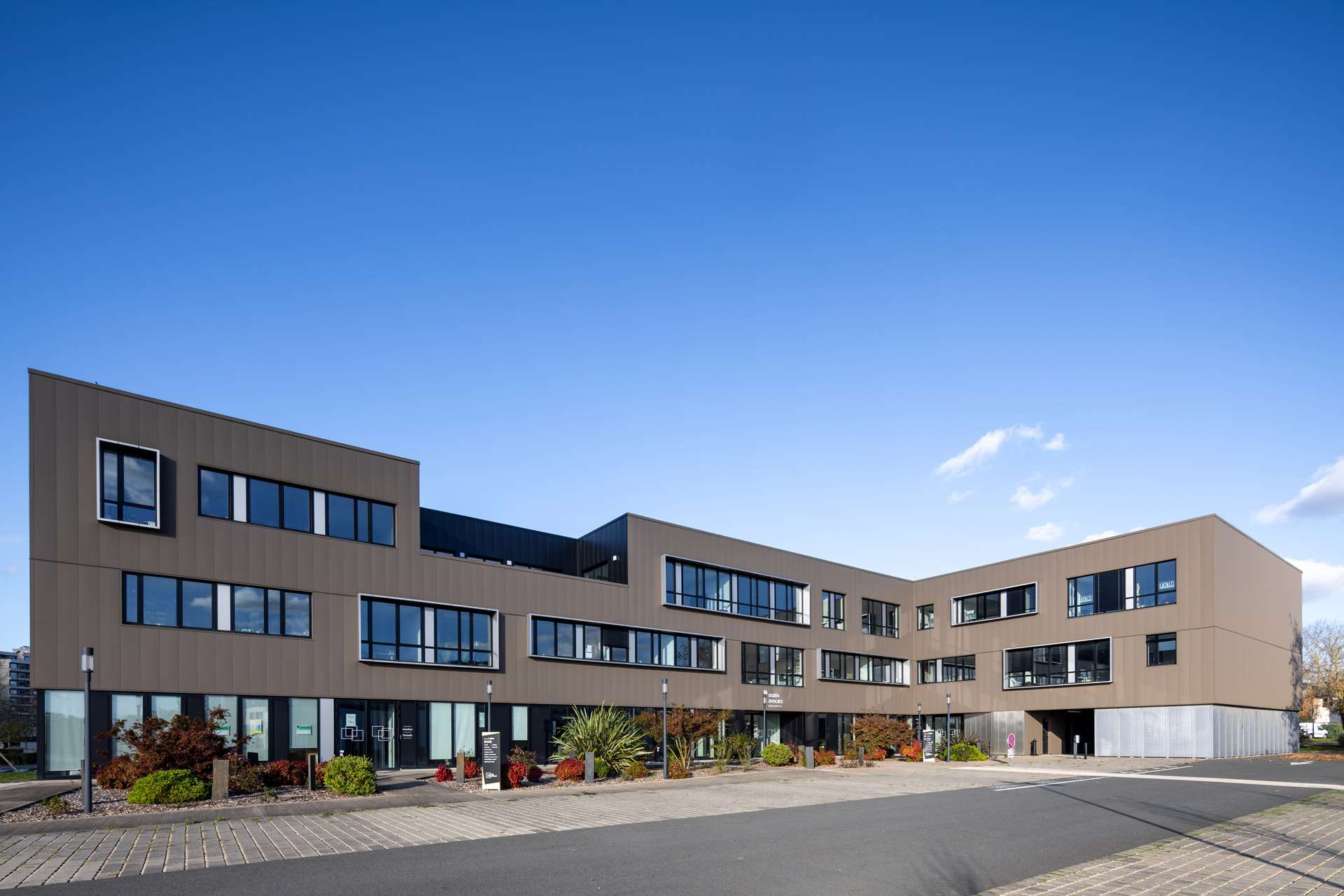 Extérieur d'un des bâtiment du carré d'Orgemont à Angers - AVL Benoist