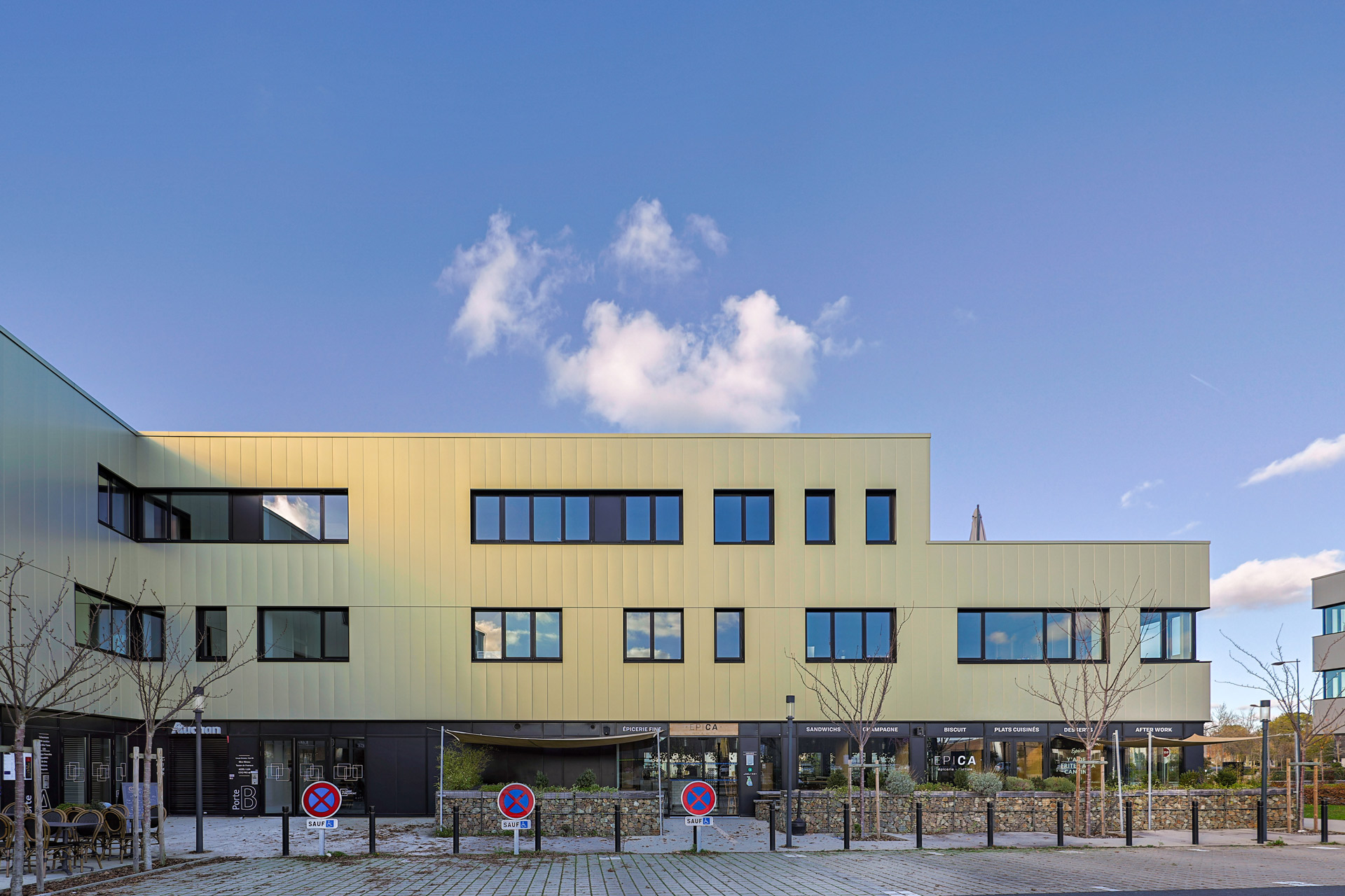 Extérieur d'un des bâtiment du carré d'Orgemont à Angers - AVL Benoist