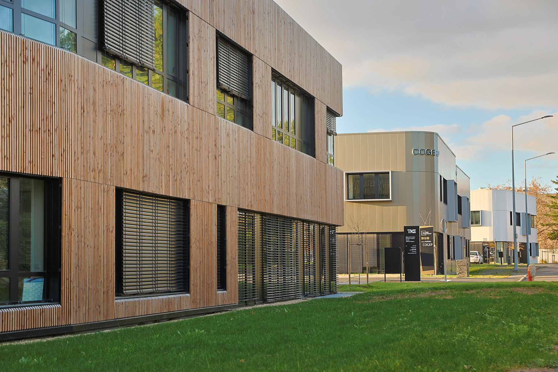 Extérieur d'un des bâtiment du carré d'Orgemont à Angers - AVL Benoist